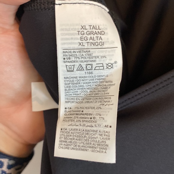 NWT- Old Navy- Sleevless powersoft 7/8 length bodysuit- Black1 Size XL Tall - Picture 10 of 10